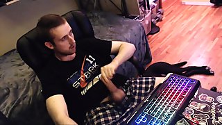 Gay stud jerks huge uncut cock for live webcam audience